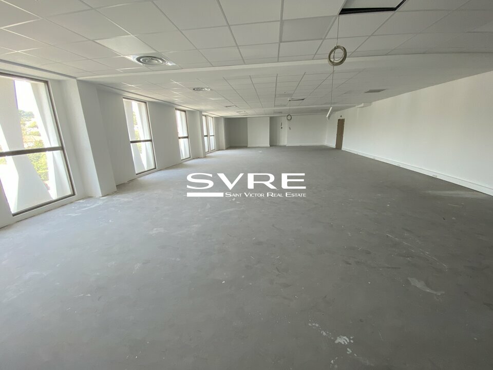 130029459_13_001743_2