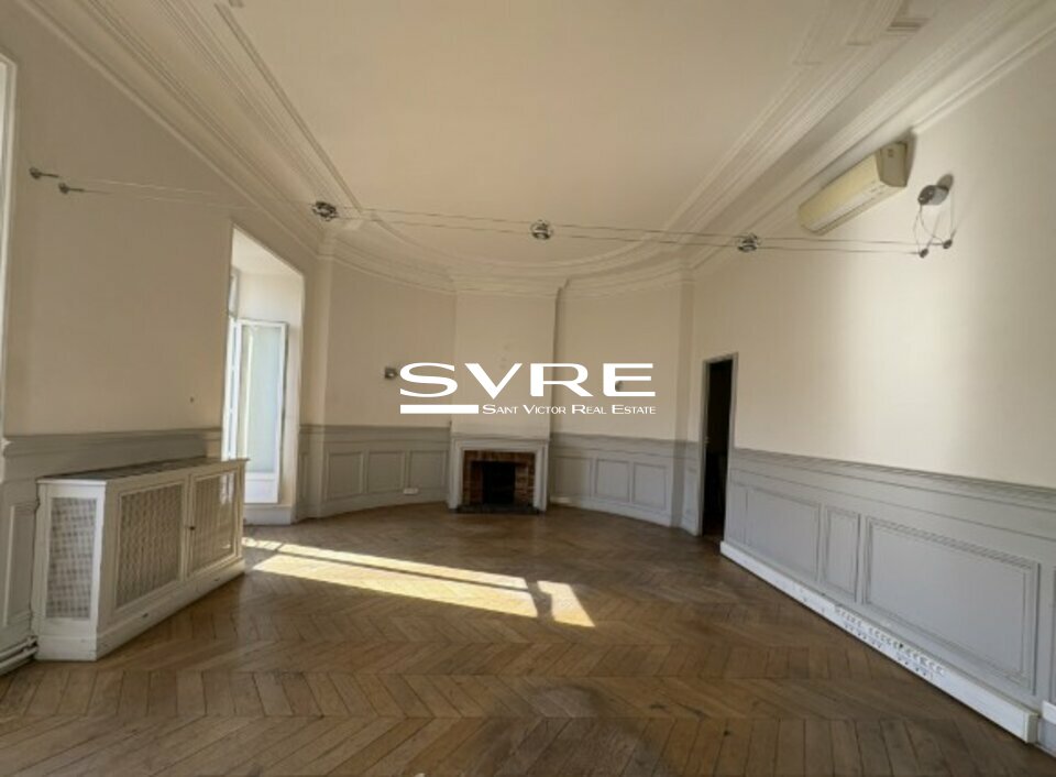 723634397_13_001964_5