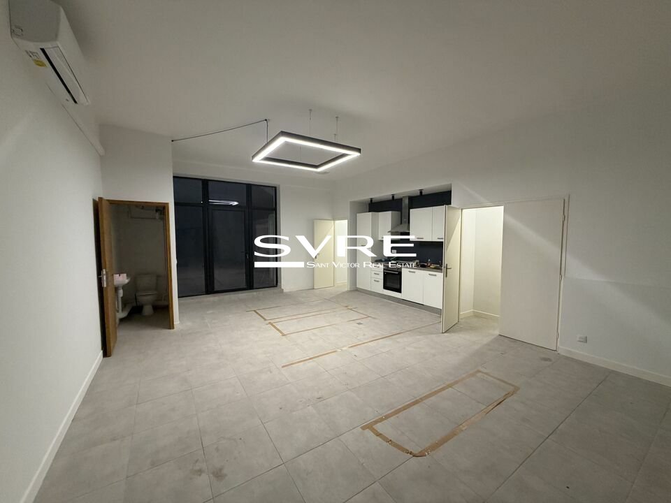 432294353_13_002073_2