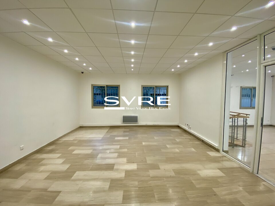 880438067_13_001963_3