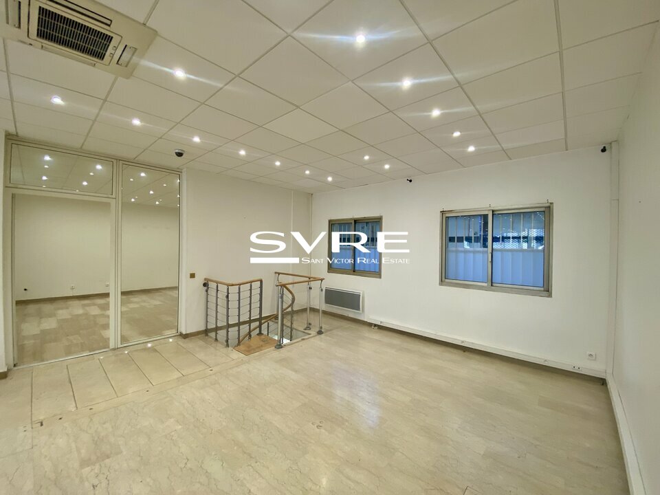 880461276_13_001963_7