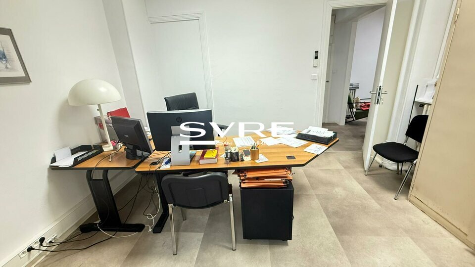 906989495_13_002071_3