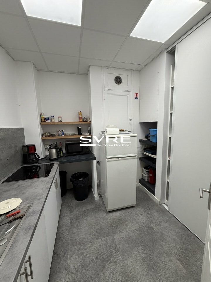 908407703_13_002071_18