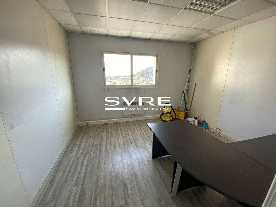 074077760_13_002040_2