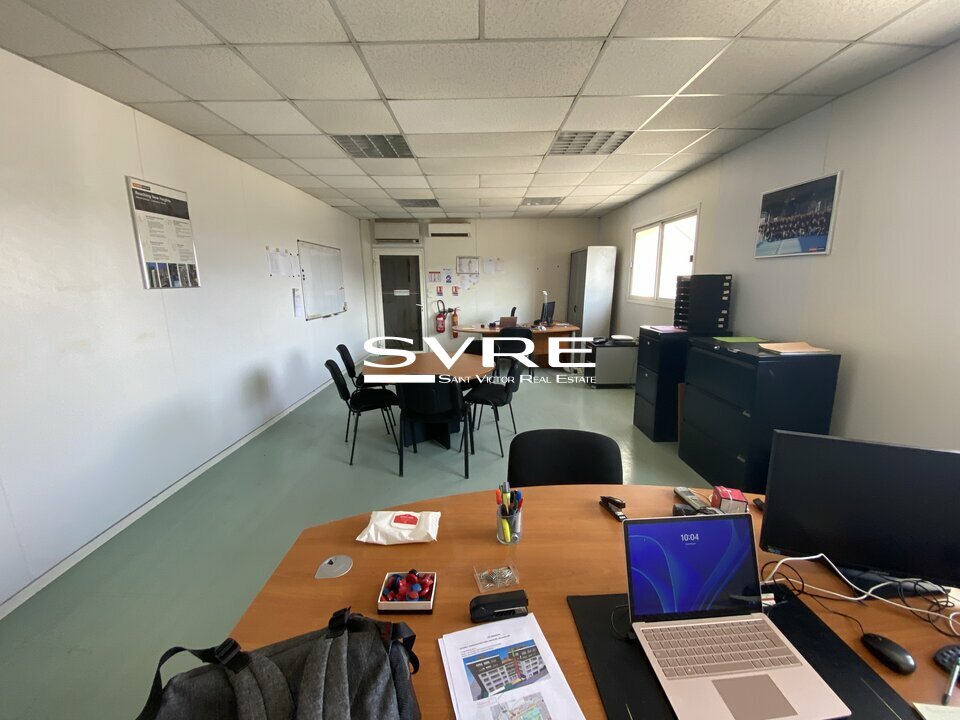 074083096_13_002040_3