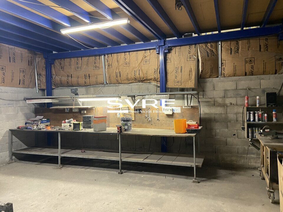 074093783_13_002040_5