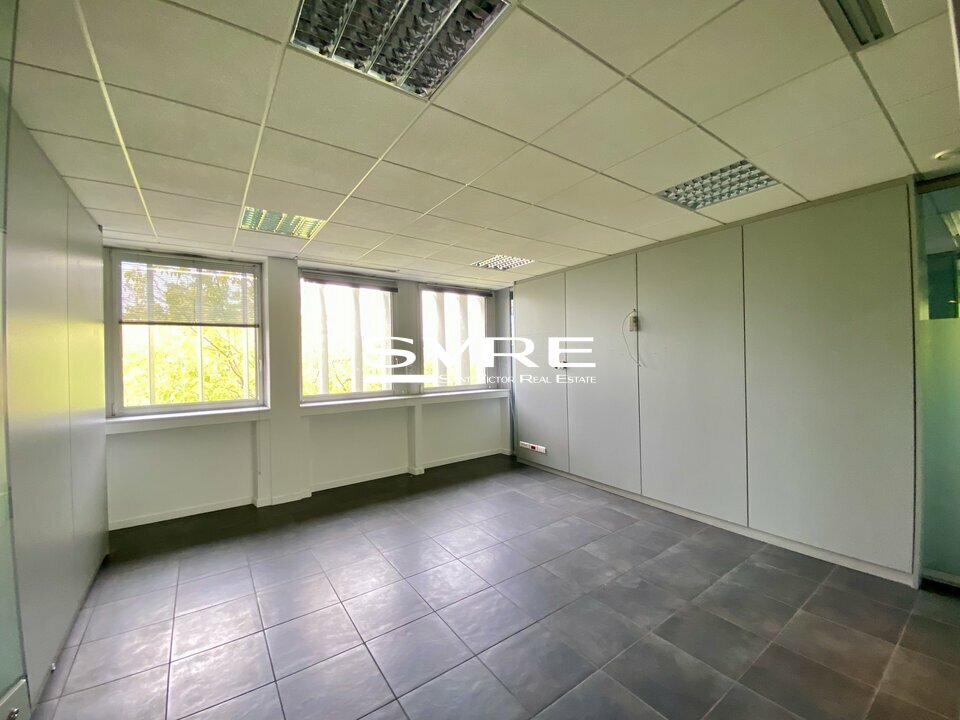 080562862_13_002044_4