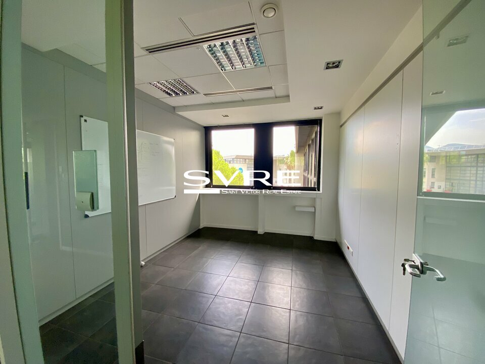 080568188_13_002044_5