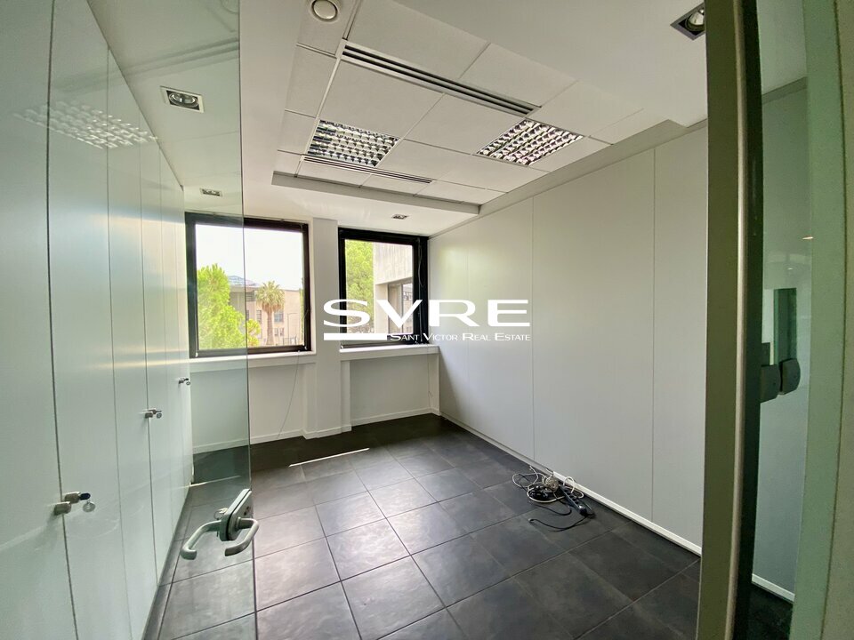 080574005_13_002044_6