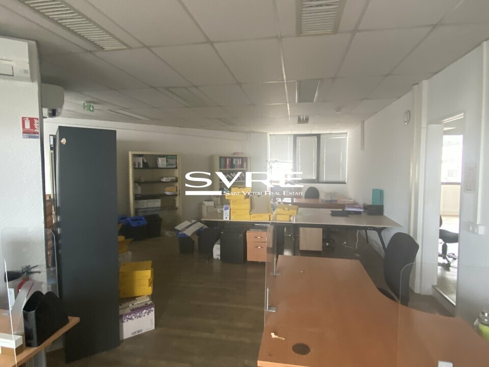 112138931_13_002037_3