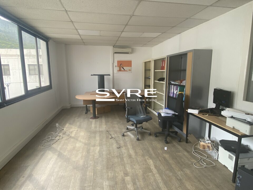 112143533_13_002037_4