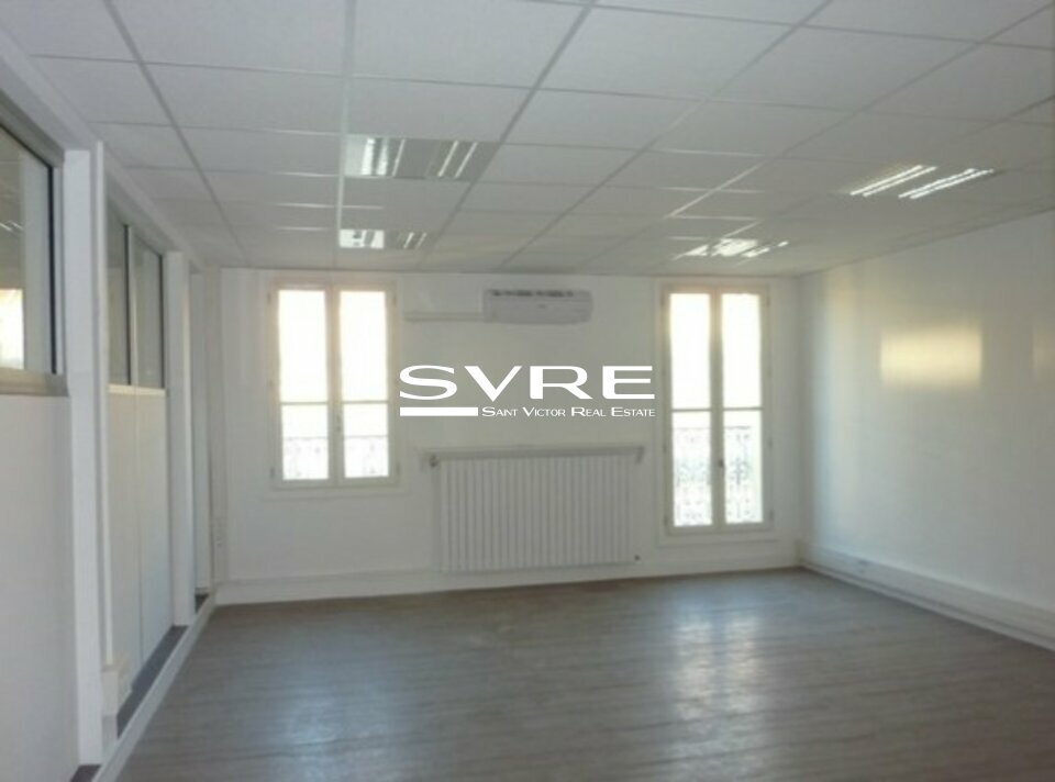 219526636_13_000530_1