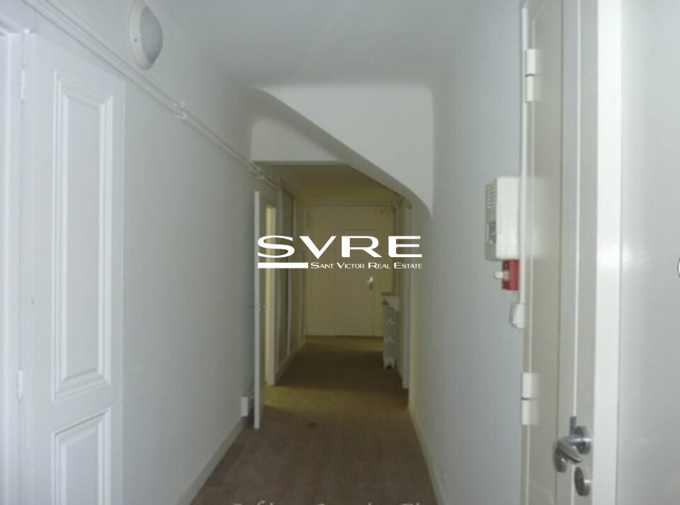 219538845_13_000530_4