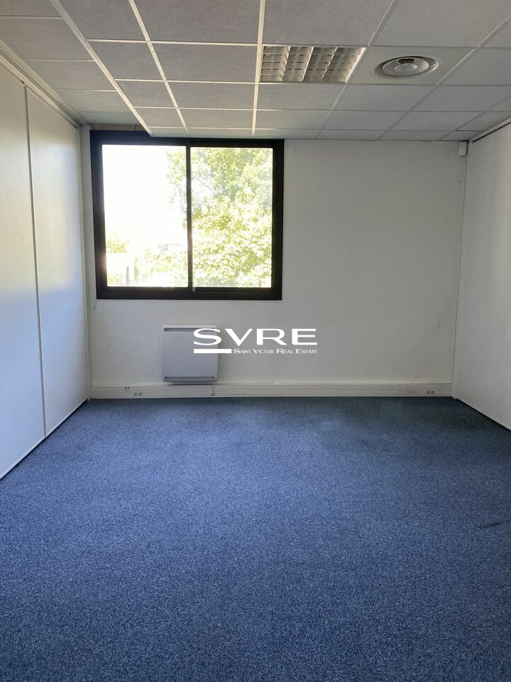 255748199_13_002005_4