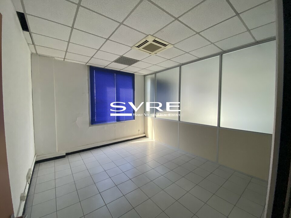 262386675_13_000990_6