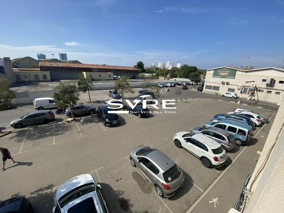 262404057_13_000990_9