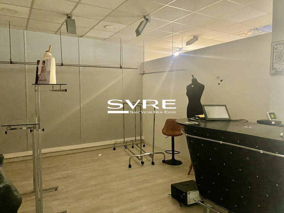 390695883_13_002043_4