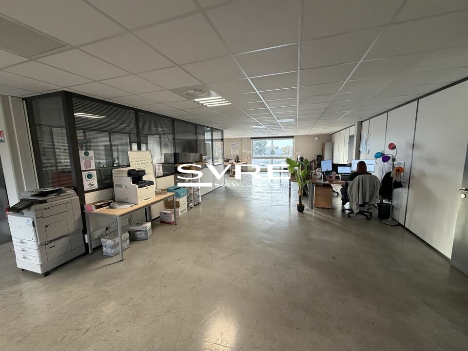 690848403_13_001941_1