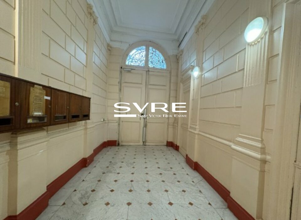 723639342_13_001964_8