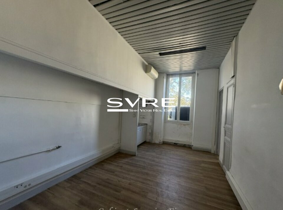 723642602_13_001964_10