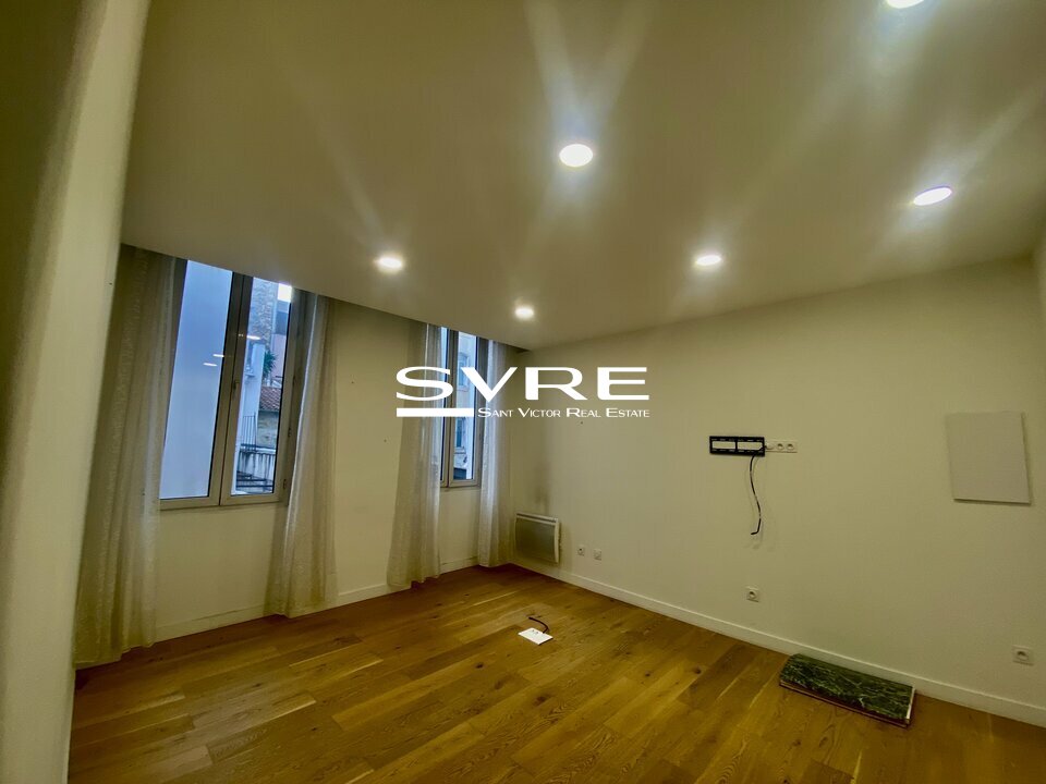 752679854_13_001697_7