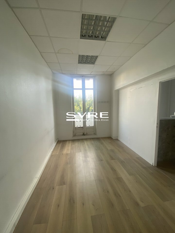 758209077_13_001996_3