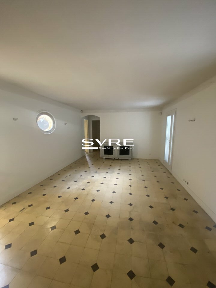 758234431_13_001996_8