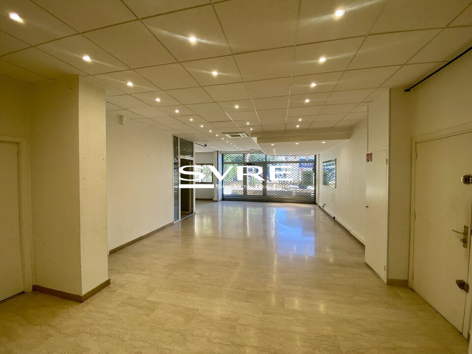 880443544_13_001963_4