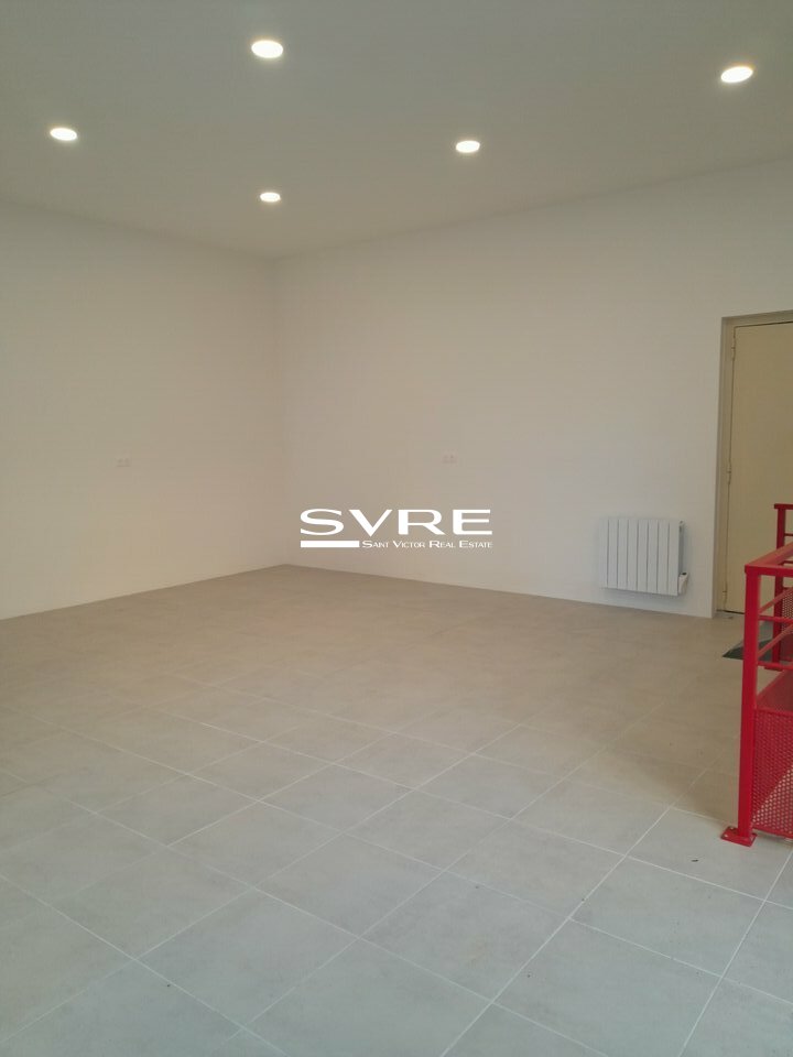 968192860_13_002068_5