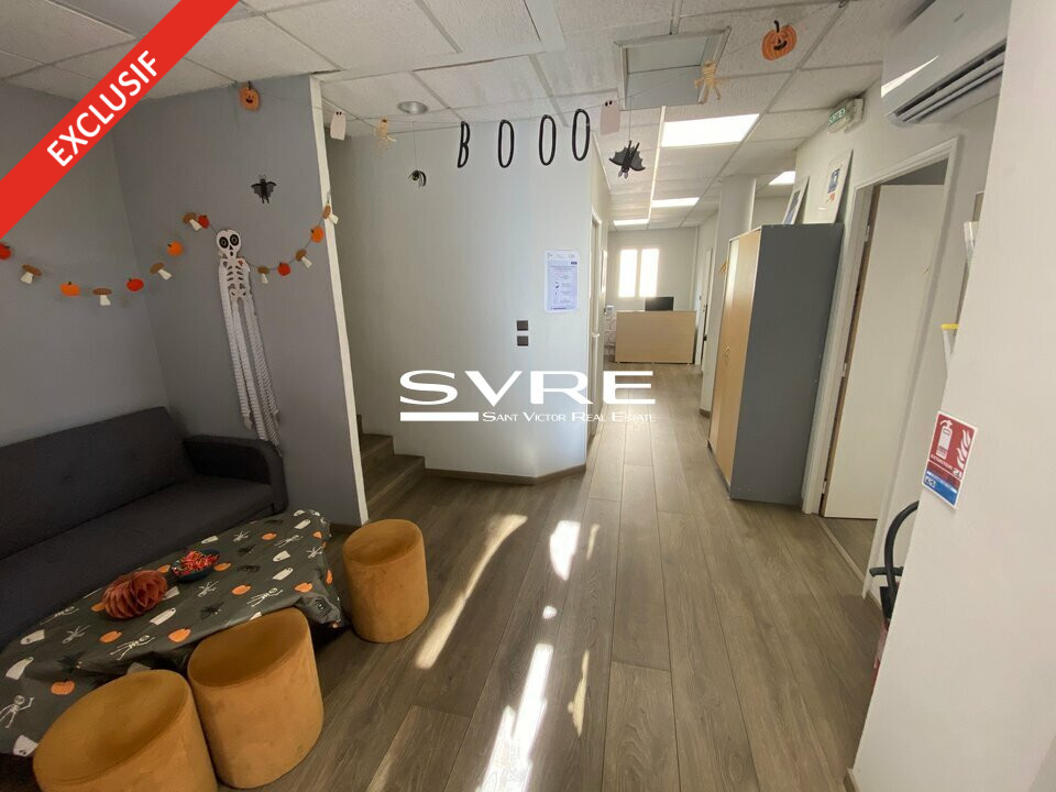 988777857_13_002079_2