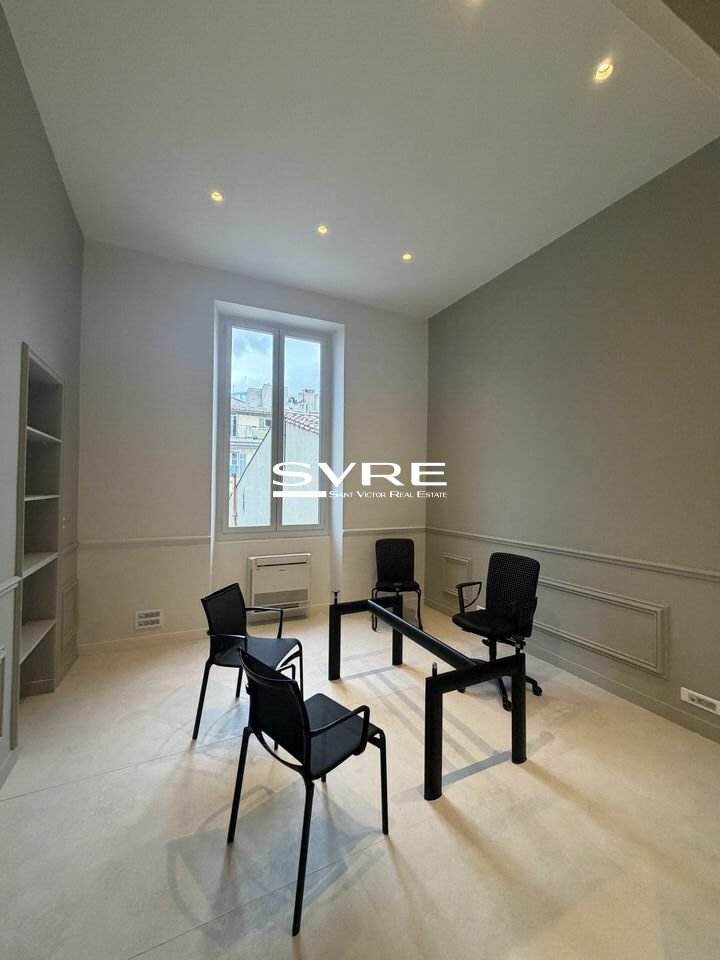 185461527_13_002093_4