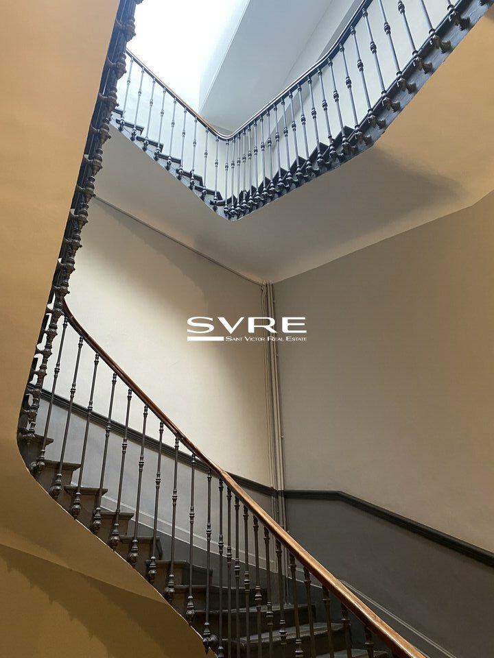 185725709_13_002093_10