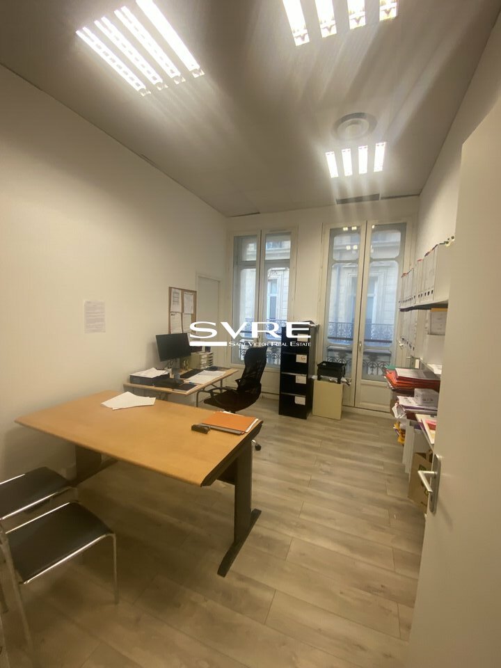 370293500_13_002054_7