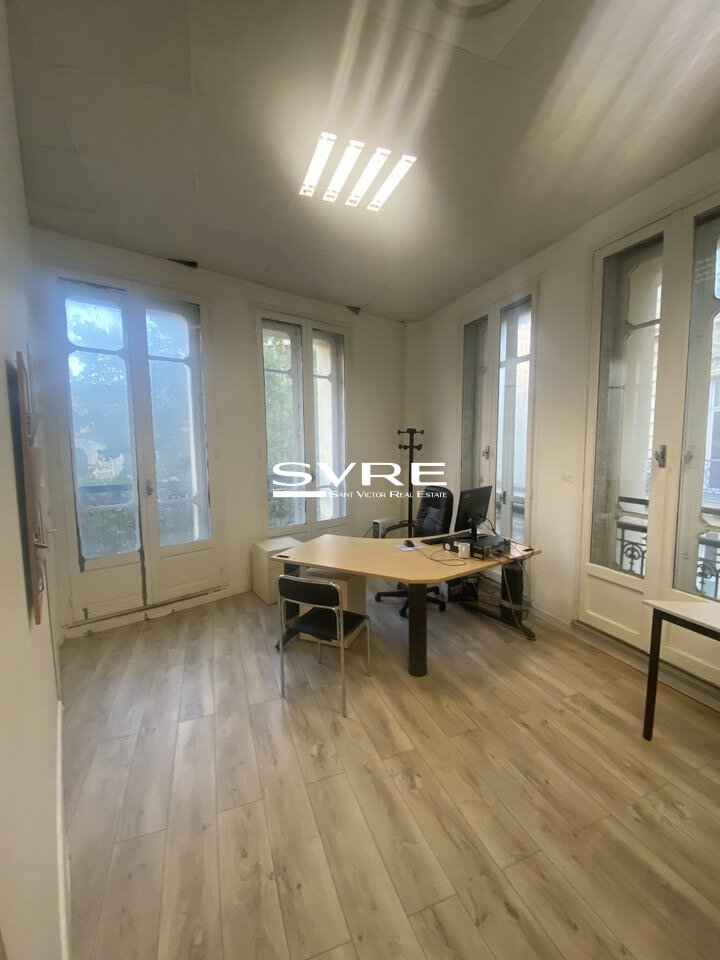 370305281_13_002054_9