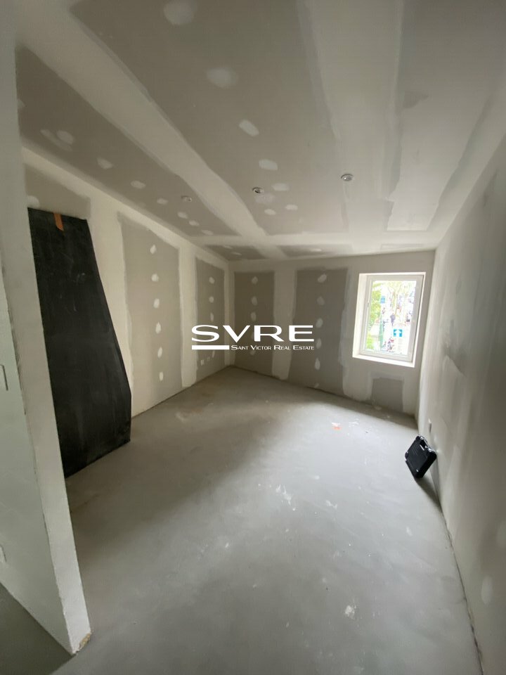 759515207_13_001972_2