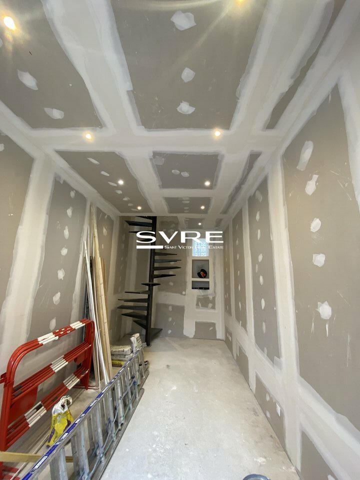 759538427_13_001972_5