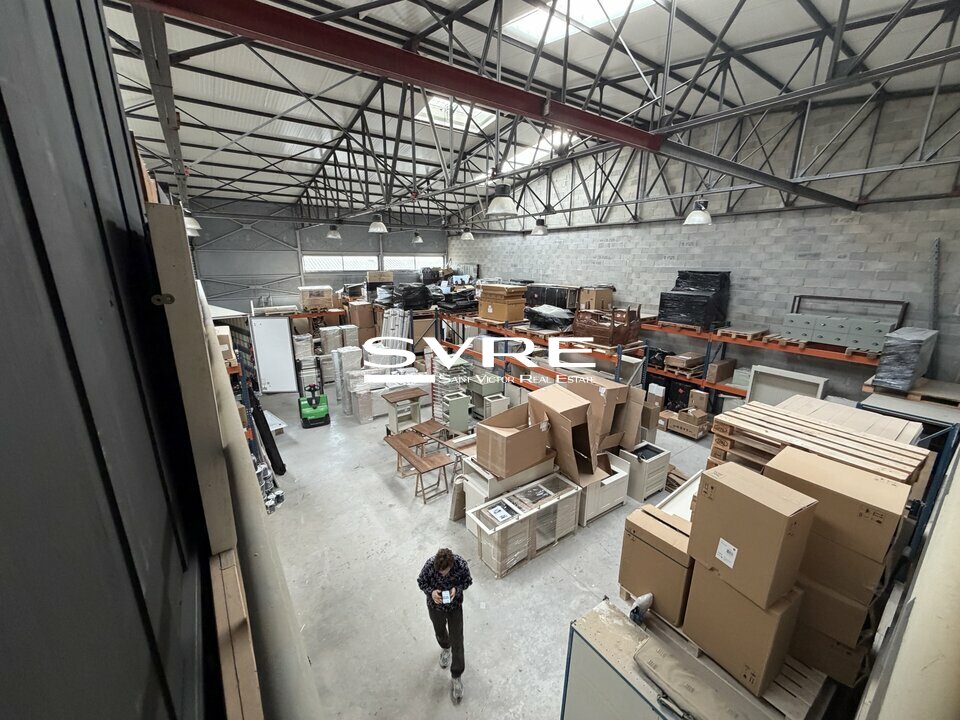 074771521_13_002101_6