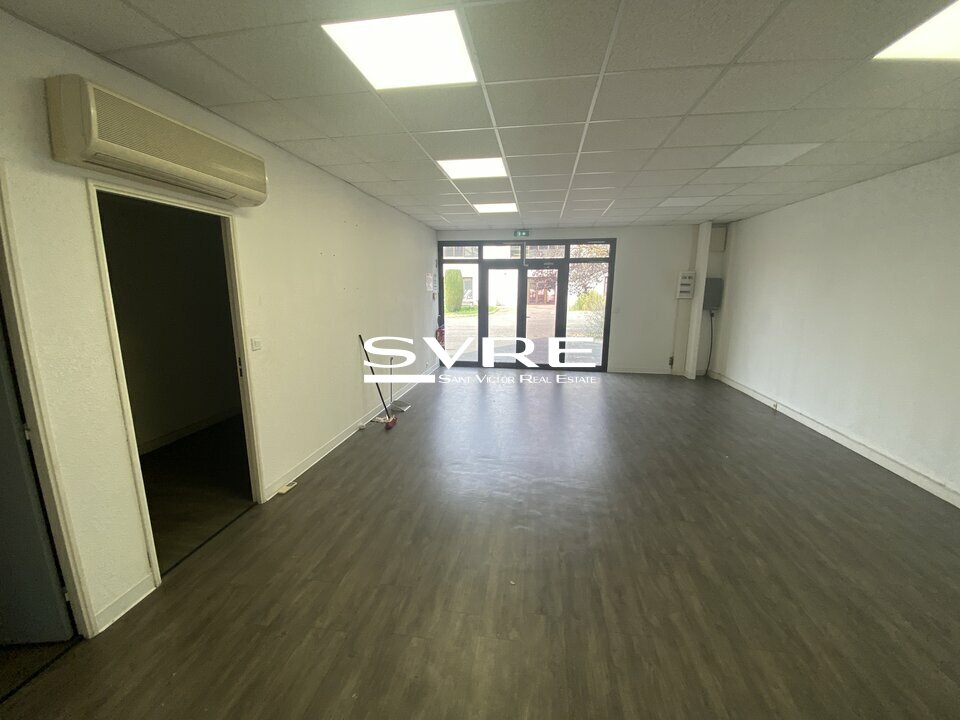 125235875_13_001954_3