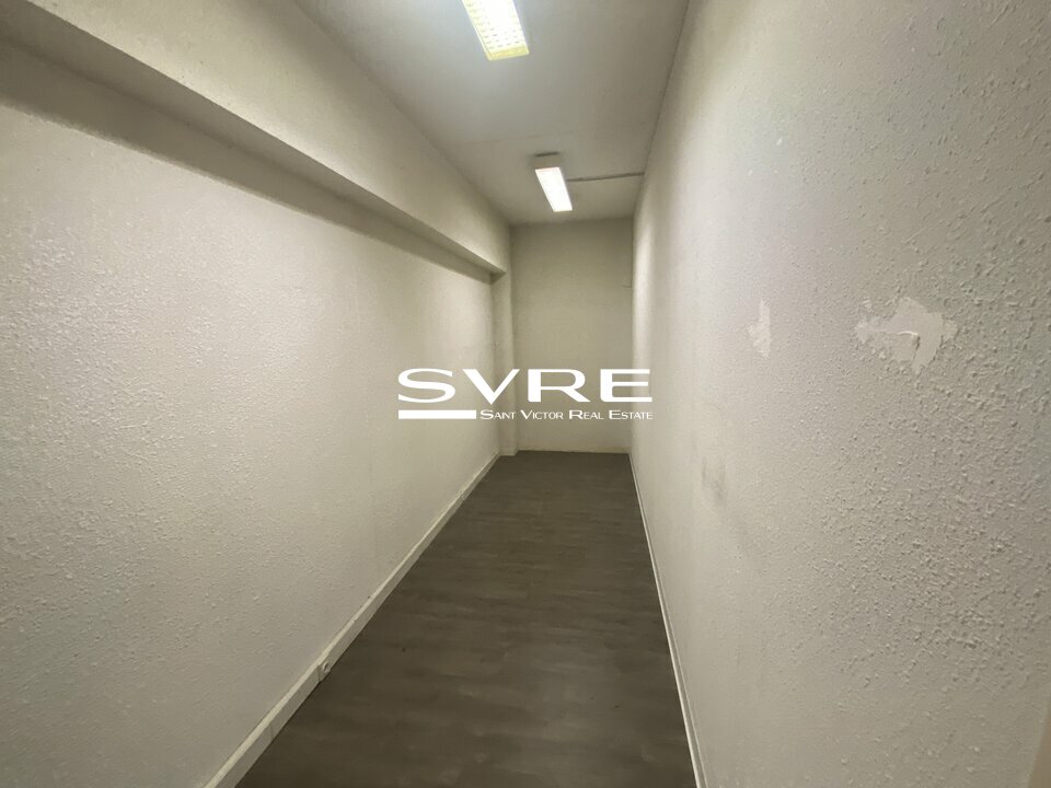 125560767_13_001954_6