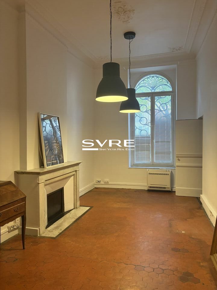 784138080_13_002074_1