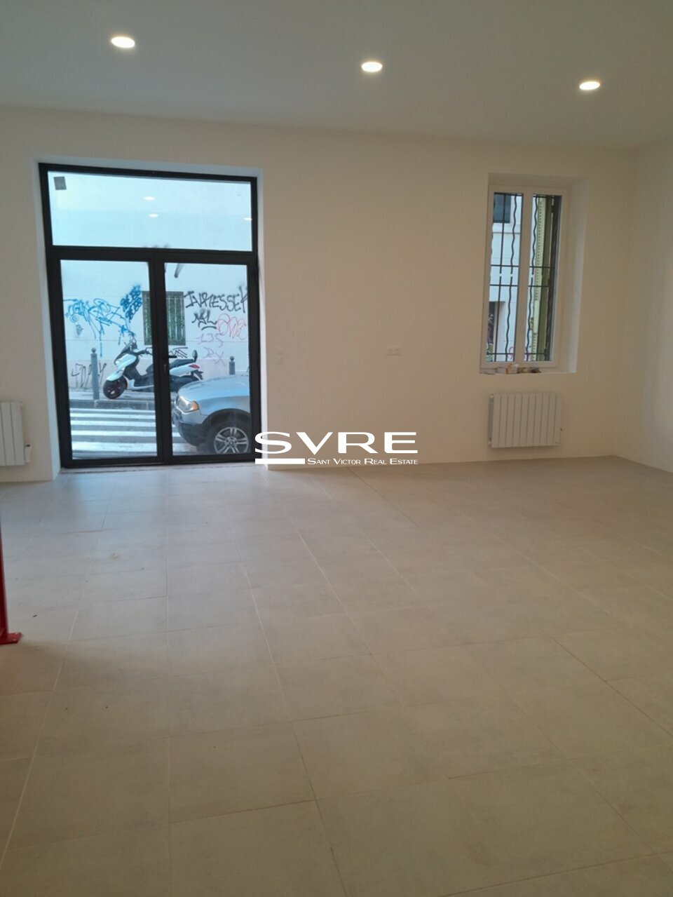 968185389_13_002068_2