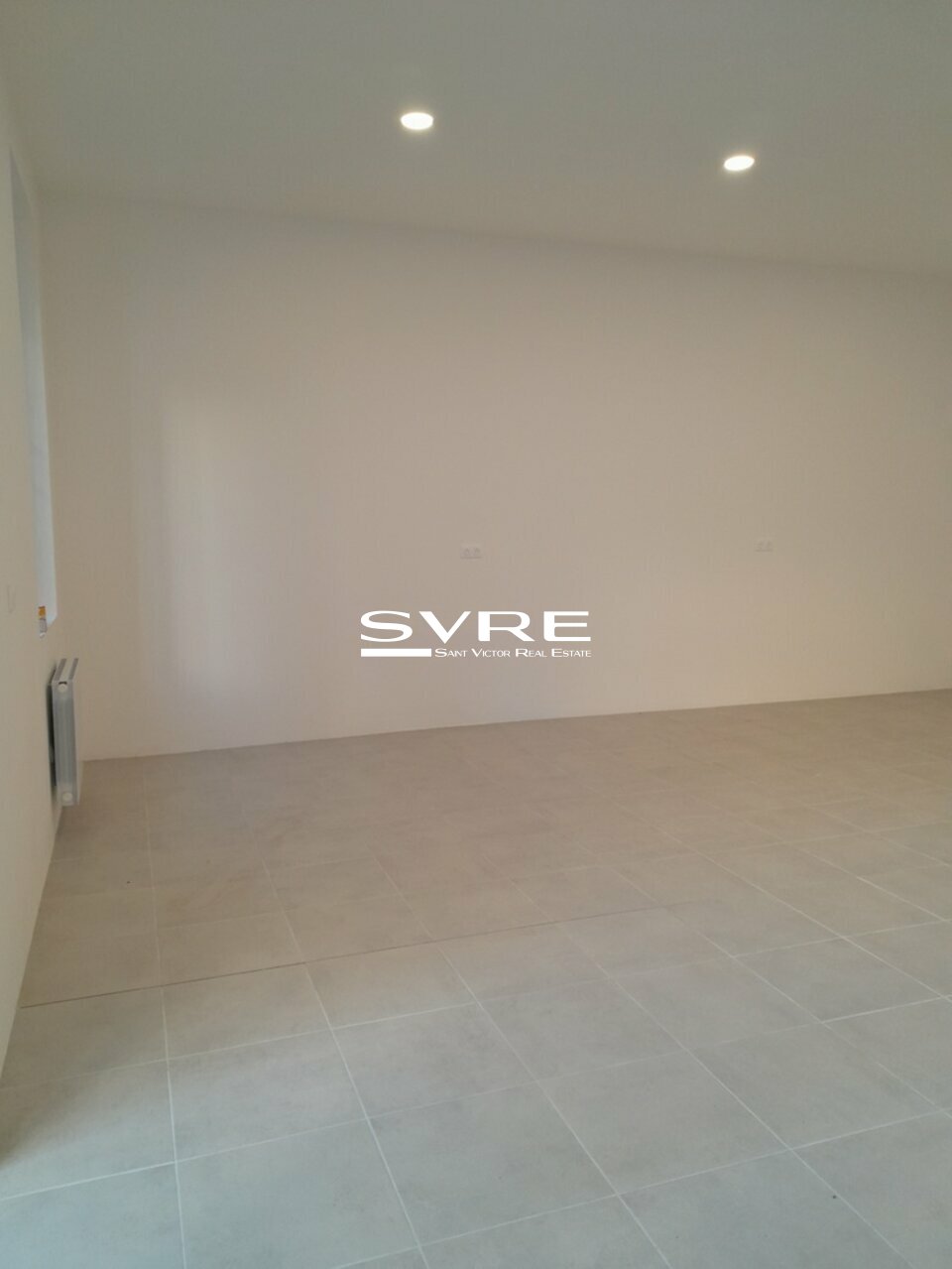 968187874_13_002068_3