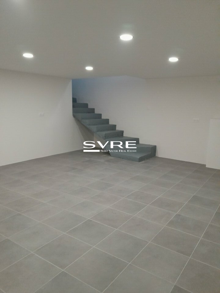 968201486_13_002068_8