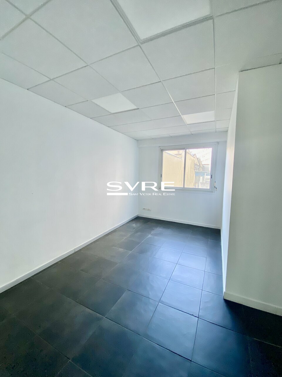 040487696_13_001141_4