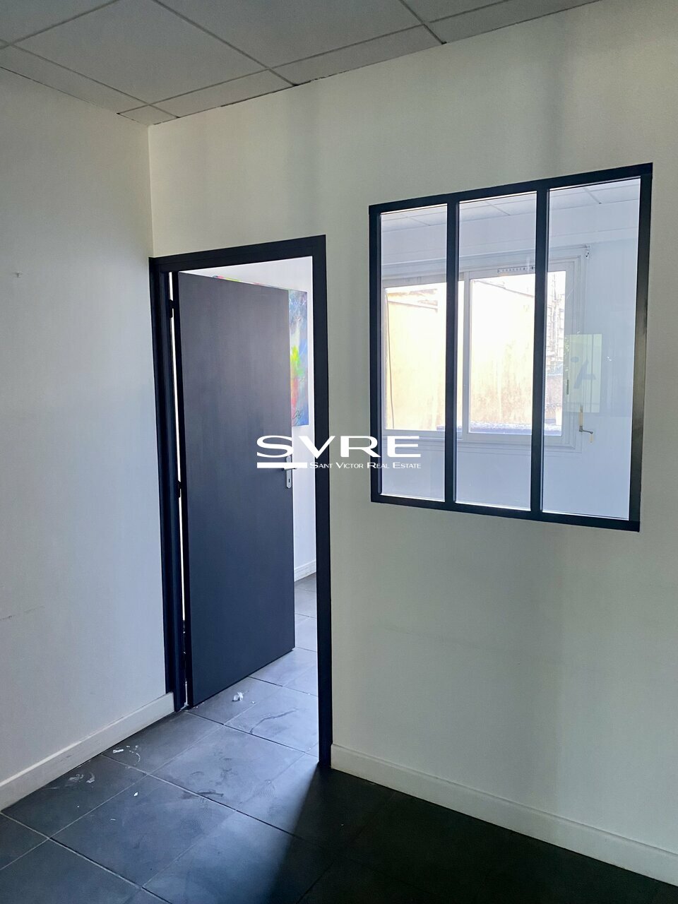 040503683_13_001141_7