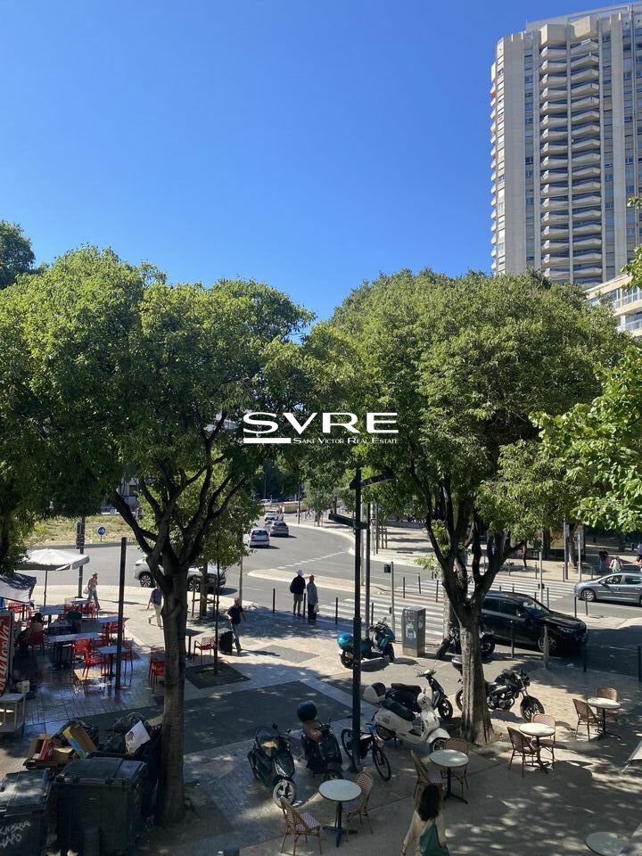 040514328_13_001141_9