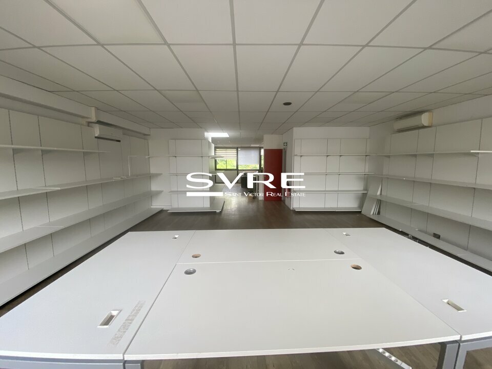 122293623_13_002038_9