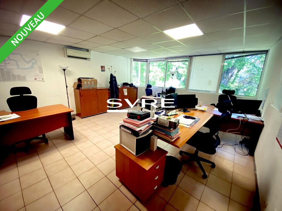 125952461_13_001977_2