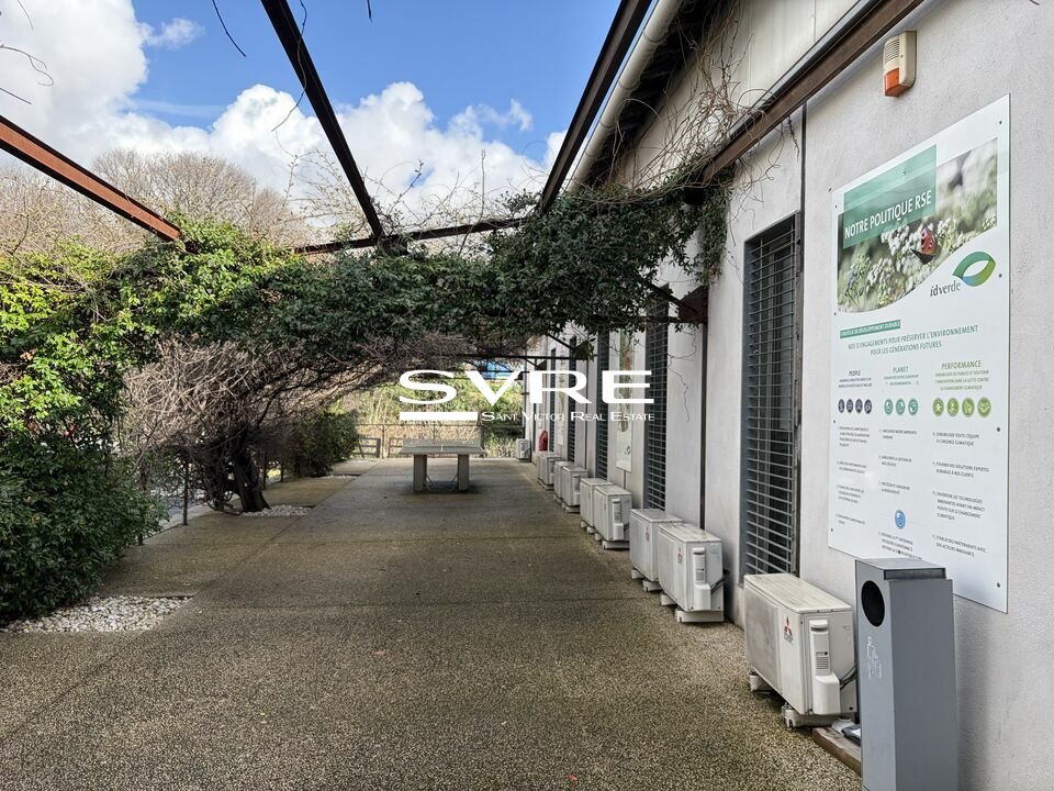 139854981_13_002092_8