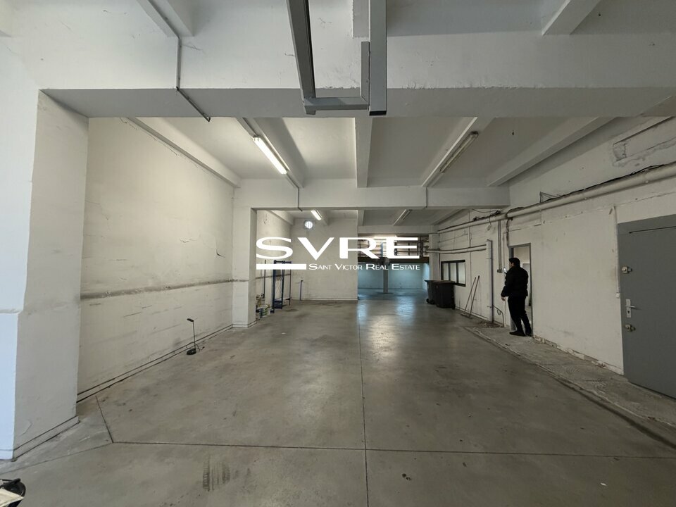 182139407_13_002086_9